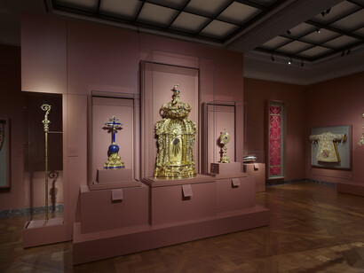 To the holy sepulcher: treasures from the Terra Sancta Museum, exhibition view. Courtesy of the Frick Collection