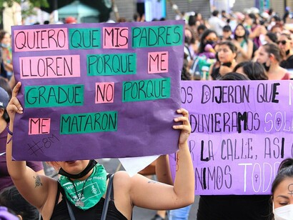 En la actualidad, las marchas del 8M condensan rabia, memoria y demandas urgentes frente a los altos niveles de violencia de género