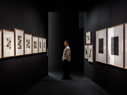 Lygia Pape, Weaving space, exhibition view. Courtesy of Bourse de Commerce