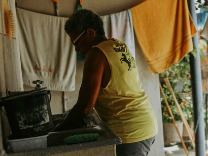 O Brasil precisa romper com o pacto de silêncio. Precisamos falar sobre escravidão. Precisamos reconhecer que ela não acabou. Que ela se adaptou. Que ela continua. Precisamos nomear os casos, responsabilizar os culpados, proteger as vítimas