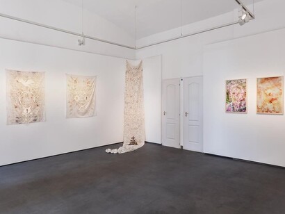 Various artists, Oh, how I wish I were a tree in the forest…exhibition view. Courtesy of Tobe Gallery 