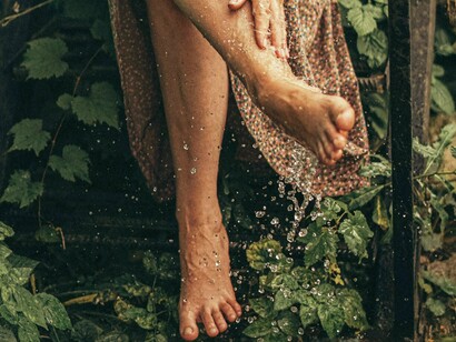 A harmonia se perde. A força de atrito aumenta, a descontinuidade se impõe