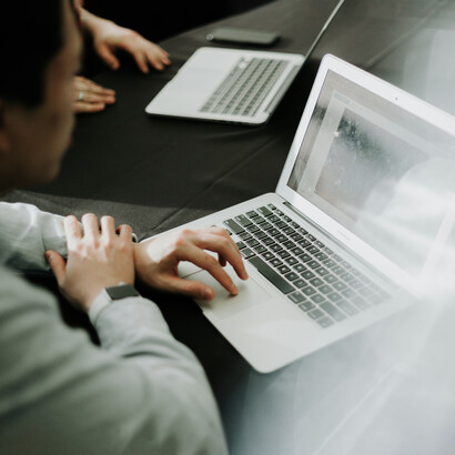 Aplicar UX a la vida implica practicar la empatía, entender nuestras propias necesidades y crear entornos que nos resulten cómodos, útiles y agradables