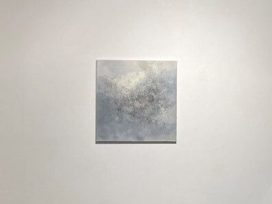 Marianna Gioka, Topography of the mind II, vista de exhibición. Cortesía de Galería Ponce+Robles 