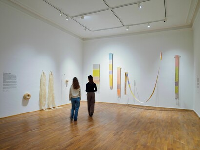 Various artists, Arts · women · network – 100 years of Gedok, exhibition view. Courtesy of Museum für Kunst und Gewerbe Hamburg