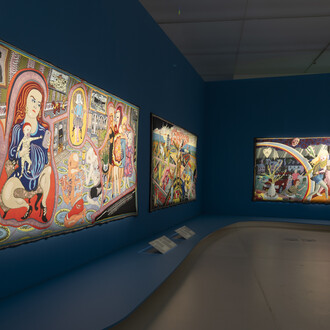 Tisser son temps, vue de l'exposition. Avec l'aimable autorisation de Mudac