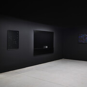 Artisti vari, #000000, veduta della mostra. Cortesia di Studio la Città