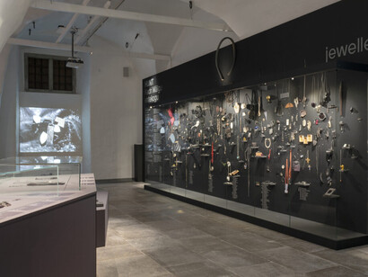 The dark sky of imagination. Jewellery by Kadri Mälk, exhibition view. Courtesy of Estonian Museum of Applied Art and Design