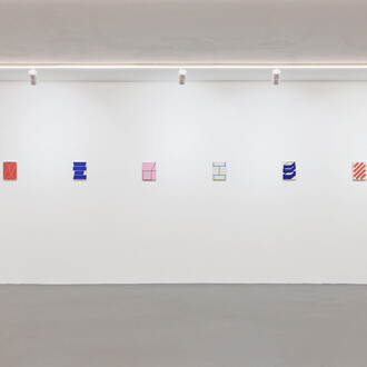 Alain Biltereyst, Magenta, vue de l'exposition. Avec l'aimable autorisation de Xippas