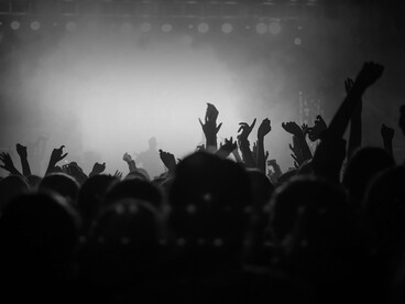 A principal novidade desta vez eram as apresentações na casa de espetáculos Sphere, que possibilita recursos tecnológicos surpreendentes. Junto com as possibilidades de inovação, veio a ideia de comemorar os 25 anos do álbum de maior sucesso dos Backstreet Boys, Millennium