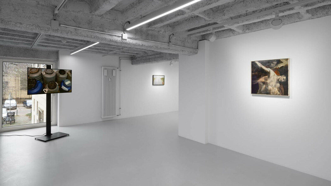 Verschiedene künstler, It's no crime to tickle time, ausstellungsansicht. Mit freundlicher genehmigung der Galeria Plan B