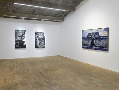 JR, 万花筒 (Kaleidoscope), exhibition view. Courtesy of Galleria Continua 