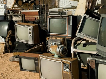 O que muitas vezes é menos compreendido é que, embora sejam ameaças importantes a serem levadas em consideração, elas geralmente excluem uma potente qualidade humana aberta ao alvo - a emoção