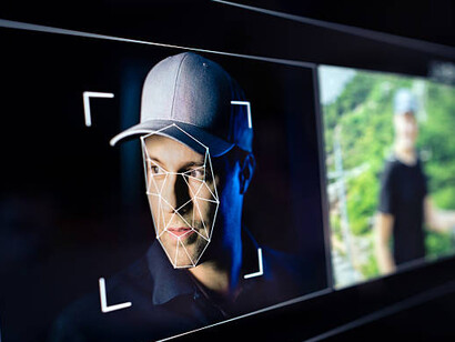 Deepfake and AI video editing technology showing a person’s face in an editor, representing a machine learning concept