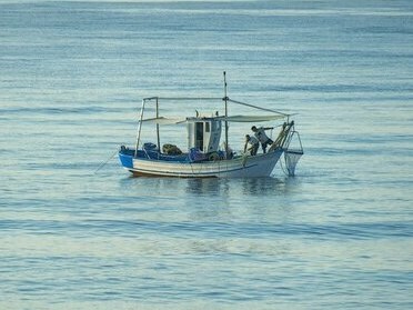 Barca da pesca al largo: "Mi sono ritrovata impigliata miseramente in una rete e più cercavo di liberarmi e più ne rimanevo avviluppata"