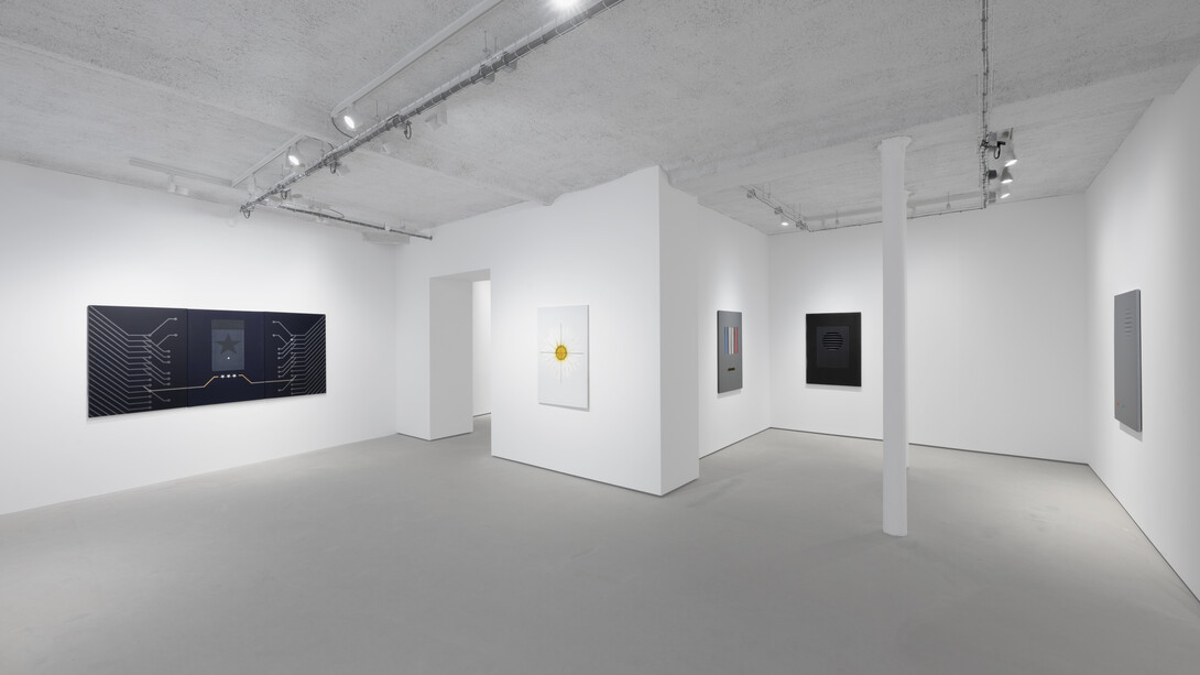Manuel Alvess, High surveillance, exhibition view. Courtesy of Galerie Jocelyn Wolff 