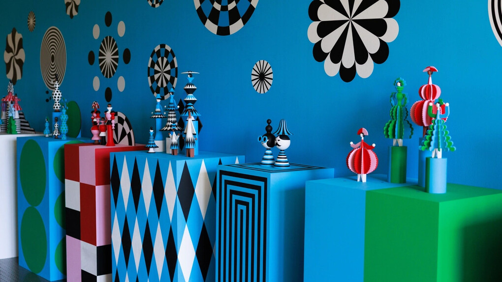 Lesley Barnes and Ross McAuley, Fashion play, exhibition view. Courtesy of Yorkshire Sculpture Park