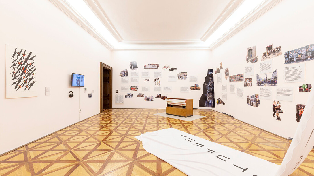 Various artists, Smoke and mirrors, exhibition view. Courtesy of the Bratislava City Gallery