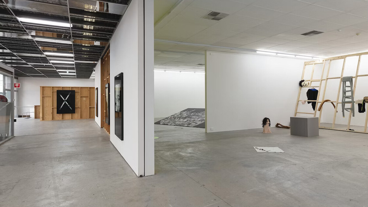 Lisa Radford, Of stadiums and construction sites (Ne change rien pour que tout soit différent), exhibition view. Courtesy of Gertrude Contemporary