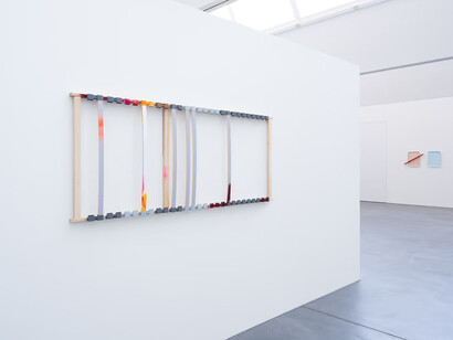 Florian Slotawa, Grammatik einfach erklärt, ausstellungsansicht. Mit freundlicher genehmigung von Von Bartha