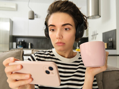 No lo digo yo,  lo dice el cómico Fernando Moraño, uno de mis preferidos: mi abuela cocinaba para toda la familia mientras cantaba copla, y comíamos todos de puta madre