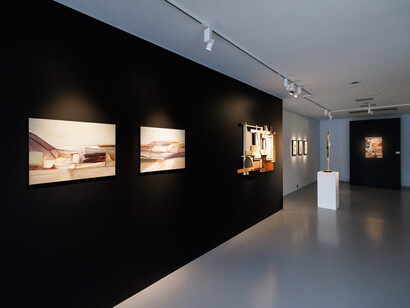 Various artists, Whisper of lines, noise of colour, exhibition view. Courtesy of Ruarts Gallery