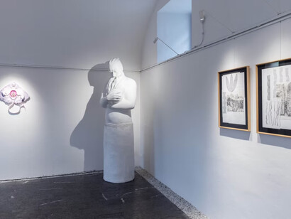 Various artists, Three dimensions of love, exhibition view. Courtesy of the Chemistry Gallery 