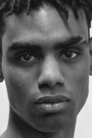 Felipe Garcia para o São Paulo Fashion Week N58. O modelo paulistano nasceu para ser artista, e sua mãe sabia disso. Desde pequeno, foi incentivado a explorar seu próprio estilo e identidade, o que colaborou para construção da sua bagagem de mundo