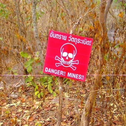 La tecnologia, così potente e fragile, è una mina che può illuminare la strada o inghiottirci in un lampo