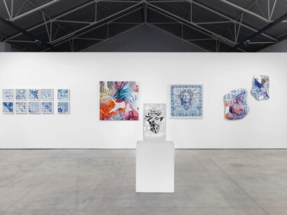 Add Fuel and PichiAvo, Memória material (Material memory), exhibition view. Courtesy of Underdogs Gallery