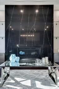 Sala de estar decorada e com ponto focal definido. O design de interiores evoluiu para se tornar mais personalizado e, ao mesmo tempo, diversificado e inclusivo