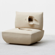 Erwin Wurm,
Stand (Fauteuil Beige), 2015
Polyester, wood, acrylic paint. 15 kgs
72 x 70 x 85 cm (28,35 x 27,56 x 33,46 in) 
Courtesy Galerie Thaddaeus Ropac, Paris/Salzburg
photo: Eva Würdinger

