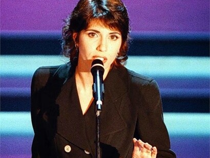Giorgia nella sua esibizione al Festival di Sanremo 1996