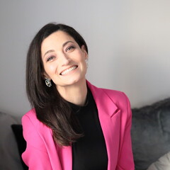 Virginie  Tolly