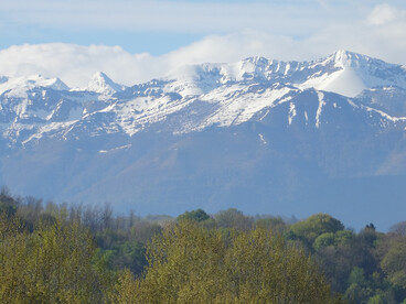 Vue sur les Pyrénées depuis l'église St Martin de Pau