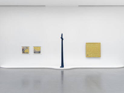 Olga de Amaral, exhibition view. Courtesy of Lincoln Glenn Gallery