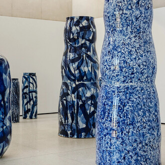 Felicity Aylieff, Expressions in blue, exhibition view. Courtesy of Yorkshire Sculpture Park