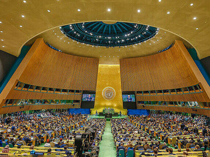 In New York, the General Assembly repeats its liturgy of speeches and promises every year, which vanish into thin air before reaching the real world