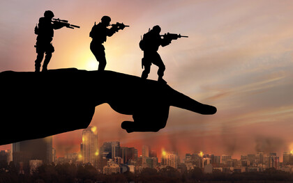 Trotz ihrer wirtschaftlichen Stärke fehlt es der EU an politischer Einheit und militärischen Fähigkeiten, um seine Interessen ohne amerikanische Unterstützung zu verteidigen 