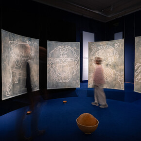 Tabita Rezaire, Calabash nebula: cosmological tales of connection, ausstellungsansicht. Mit freundlicher genehmigung des Weltmuseums Wien