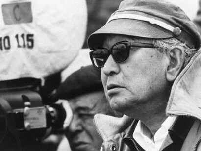 La fuerza de su cine no reside únicamente en el argumento, sino en una puesta en escena rigurosa donde el montaje, el movimiento y el uso del espacio construyen una tensión narrativa duradera