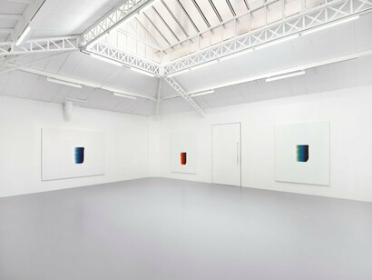 Lee Ufan, Response, vue de l'exposition. Avec l'aimable autorisation de la galerie Kamel Mennour