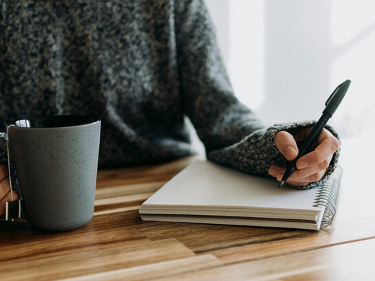 Escribir una novela no es solo dejarse llevar por la inspiración, sino aprender a darle dirección al impulso creativo