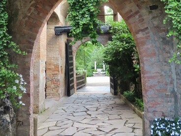 Le sue origini medievali e le numerose leggende lo rendono uno dei castelli più suggestivi e misteriosi d’Italia. Gropparello, Emilia-Romagna, Italia