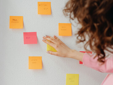 Así, la vida se vuelve un sistema optimizado: claro, coherente y centrado en lo esencial, donde cada acción tiene un propósito y cada día una mejor versión de nosotros