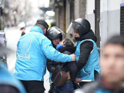 Periodista detenida por la Policía de la Ciudad. 12 de agosto de 2025, Buenos Aires, Argentina