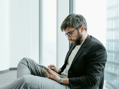 Alone in office, young man turns to digital communities for solidarity and inspiration 