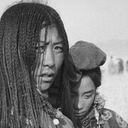 Ella Maillart, Bergères tangoutes au 108 tresses, 1935, Qinghai, République de Chine © Succession Ella Maillart et Photo Elysée, Lausanne