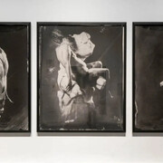 Marina Vargas, El abrazo, piedad y el modelo y la artista y Torso de Belvedere, 2015-2021. Courtesy of ADN Galeria 