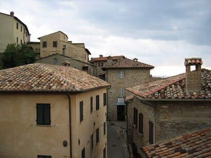 Montone is a comune in the Province of Perugia, in the Italian region of Umbria, approximately 35 km north of Perugia. It is recognized as one of I Borghi più belli d’Italia